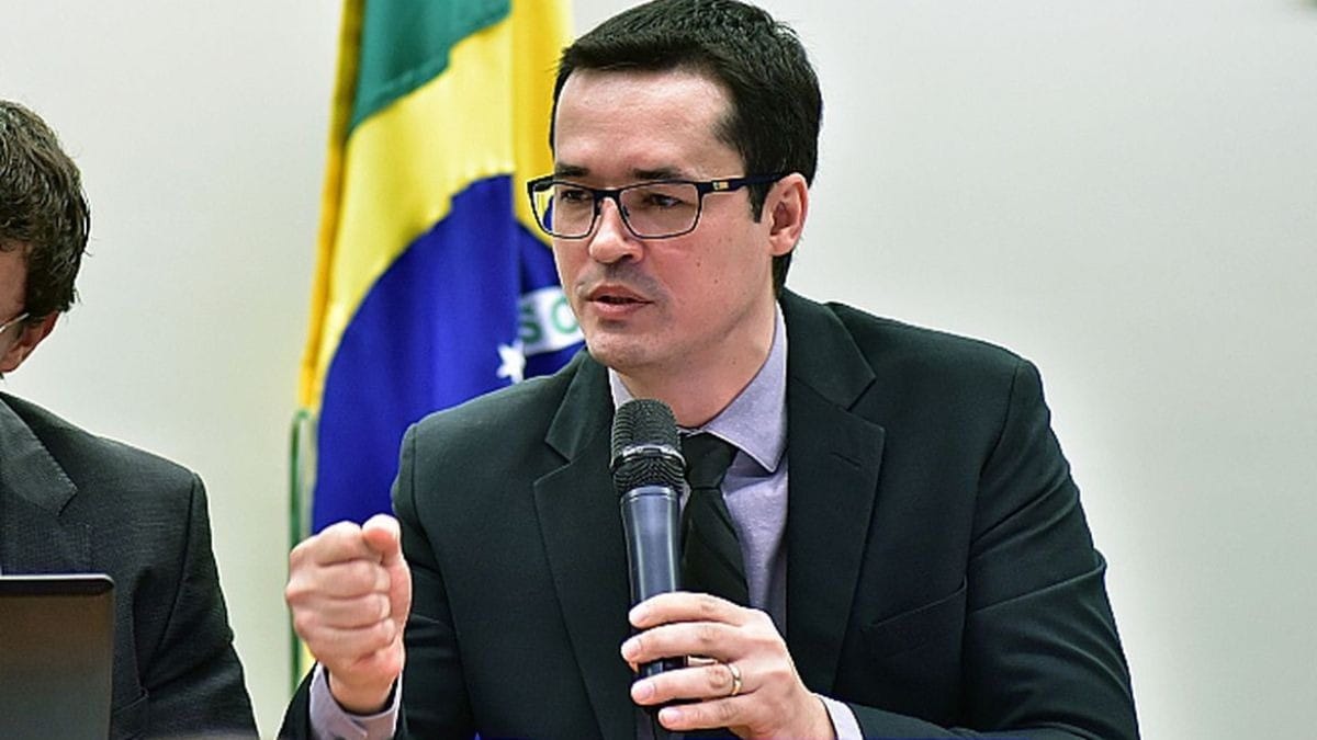 Mensagens de Dallagnol provam colaboração com EUA sem governo brasileiro saber