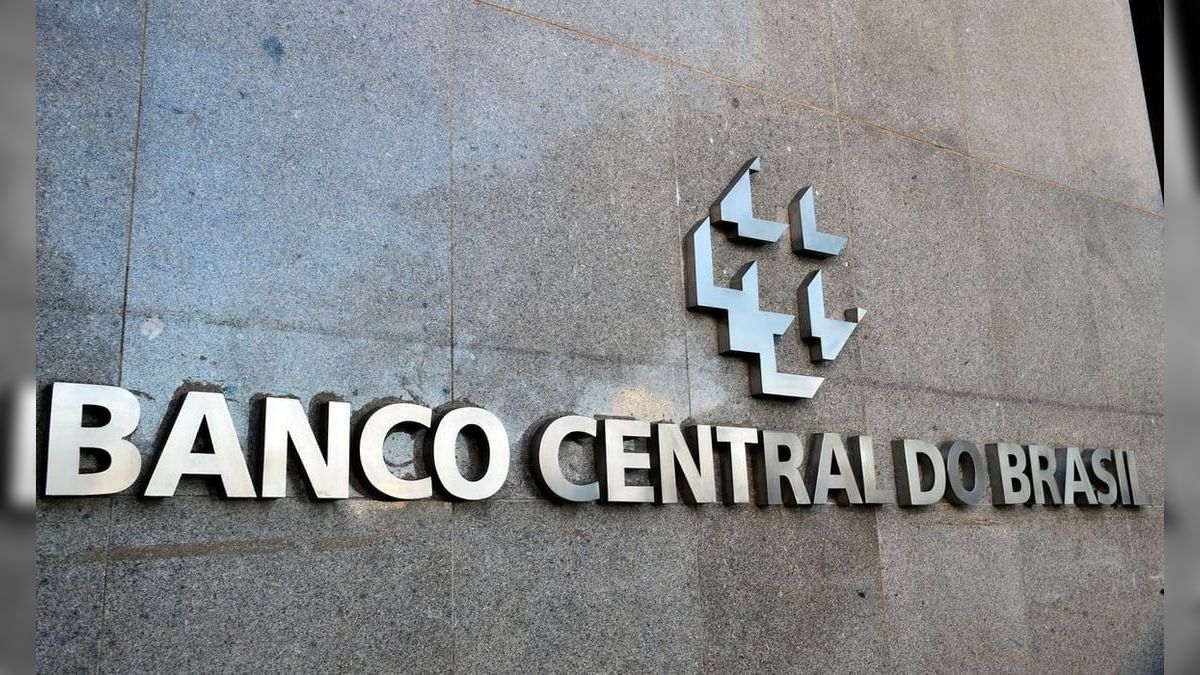 Juliana Rosa: Economia perde força e aumenta temor de recessão em 2027