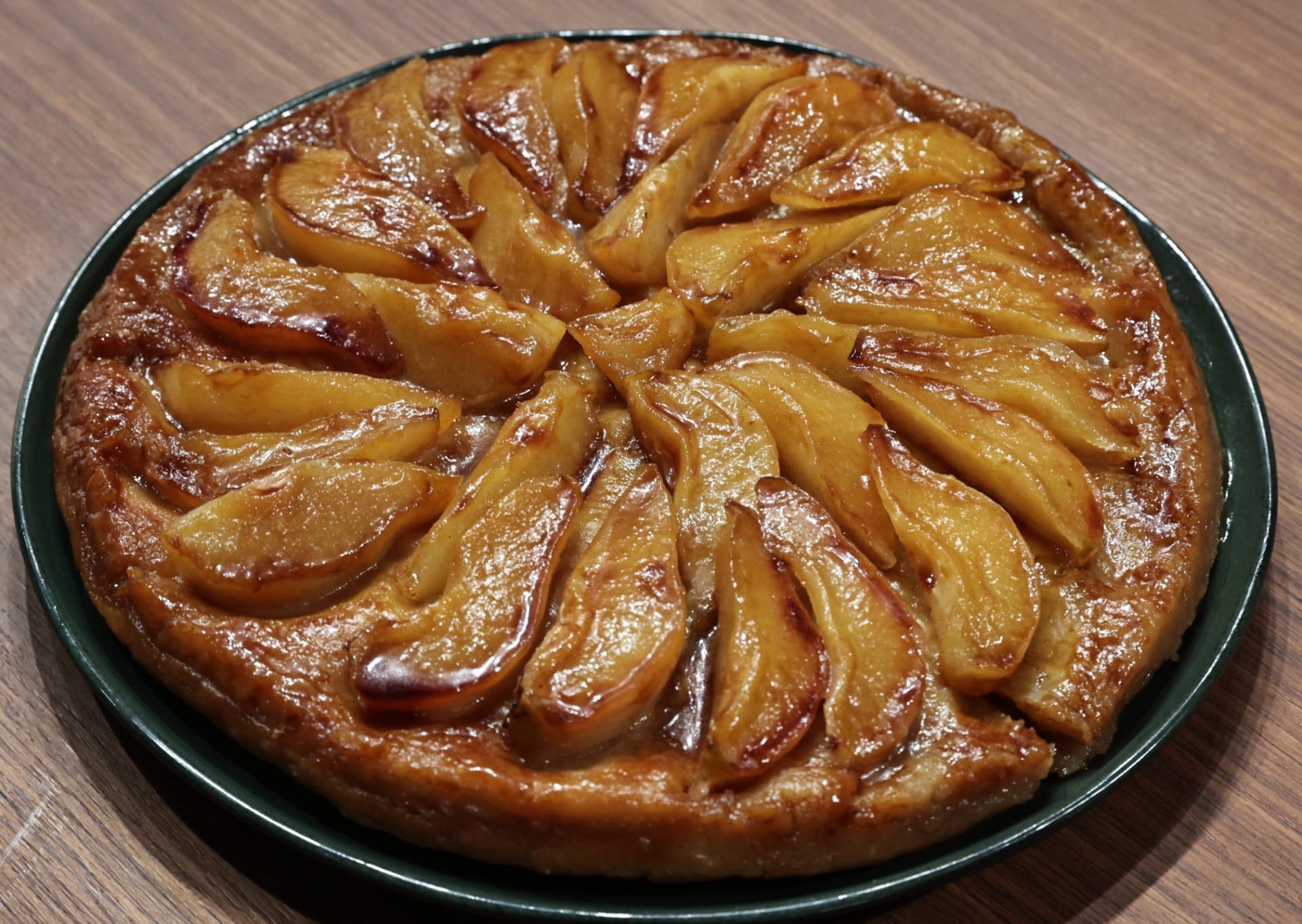 Tarte tatin: saiba como fazer a clássica sobremesa francesa