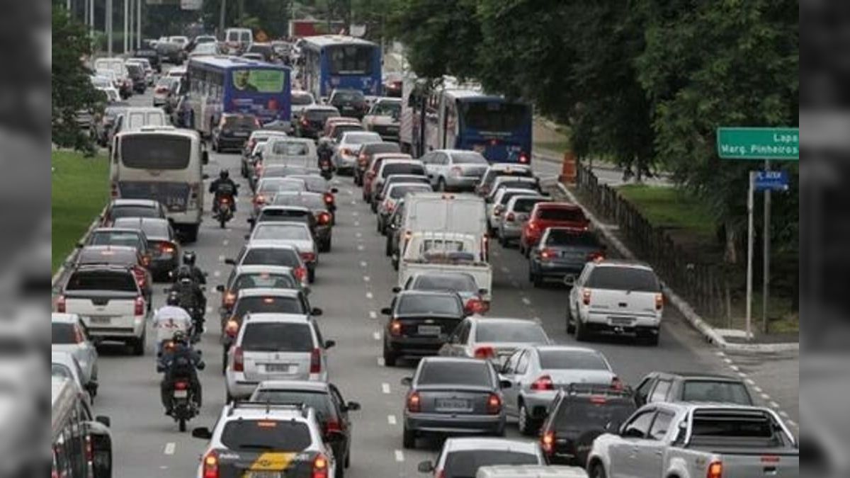 Zonas Sul e Leste concentram trânsito em SP; cidade tem alagamentos