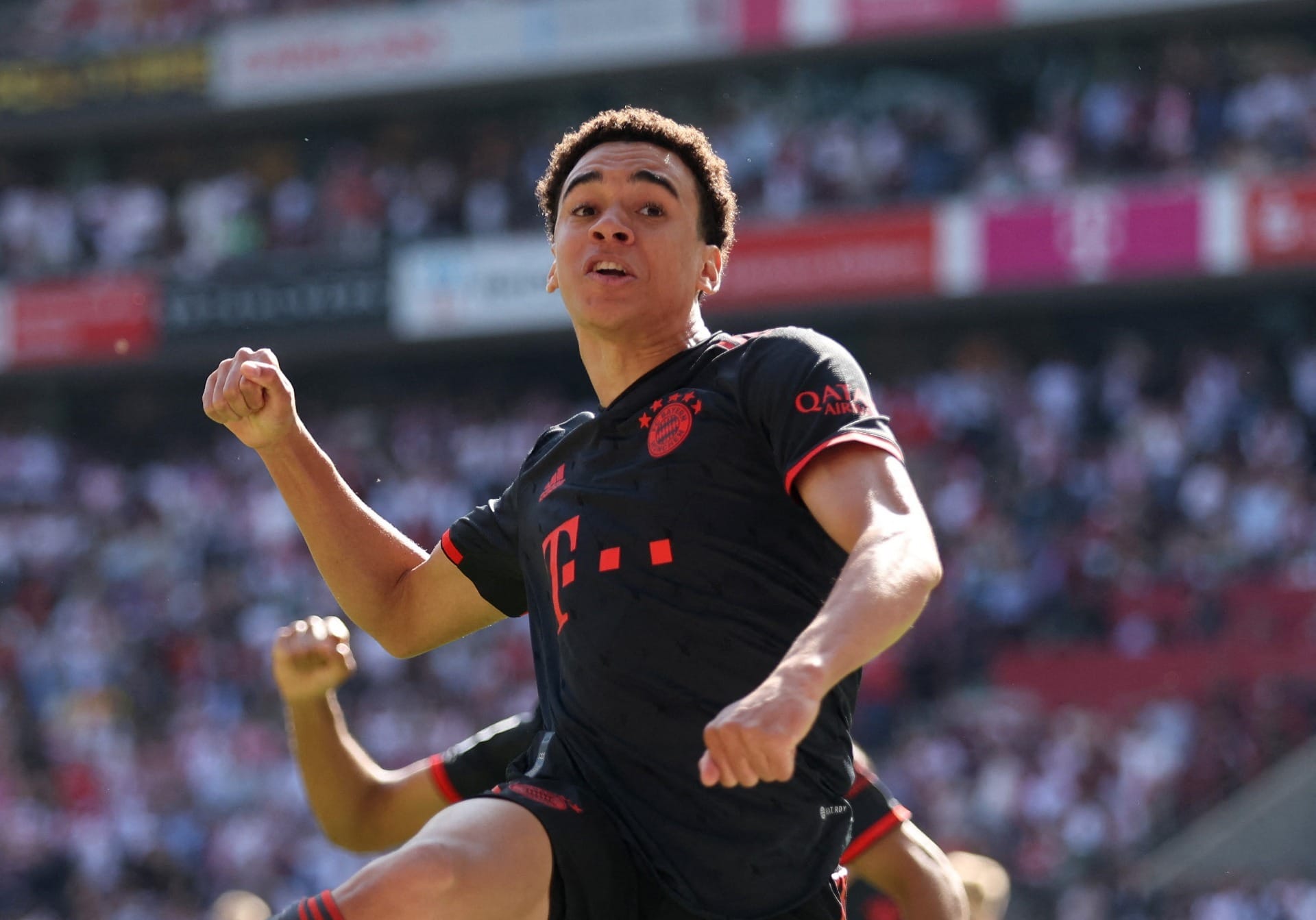 Borussia decepciona e Bayern de Munique conquista título da Bundesliga