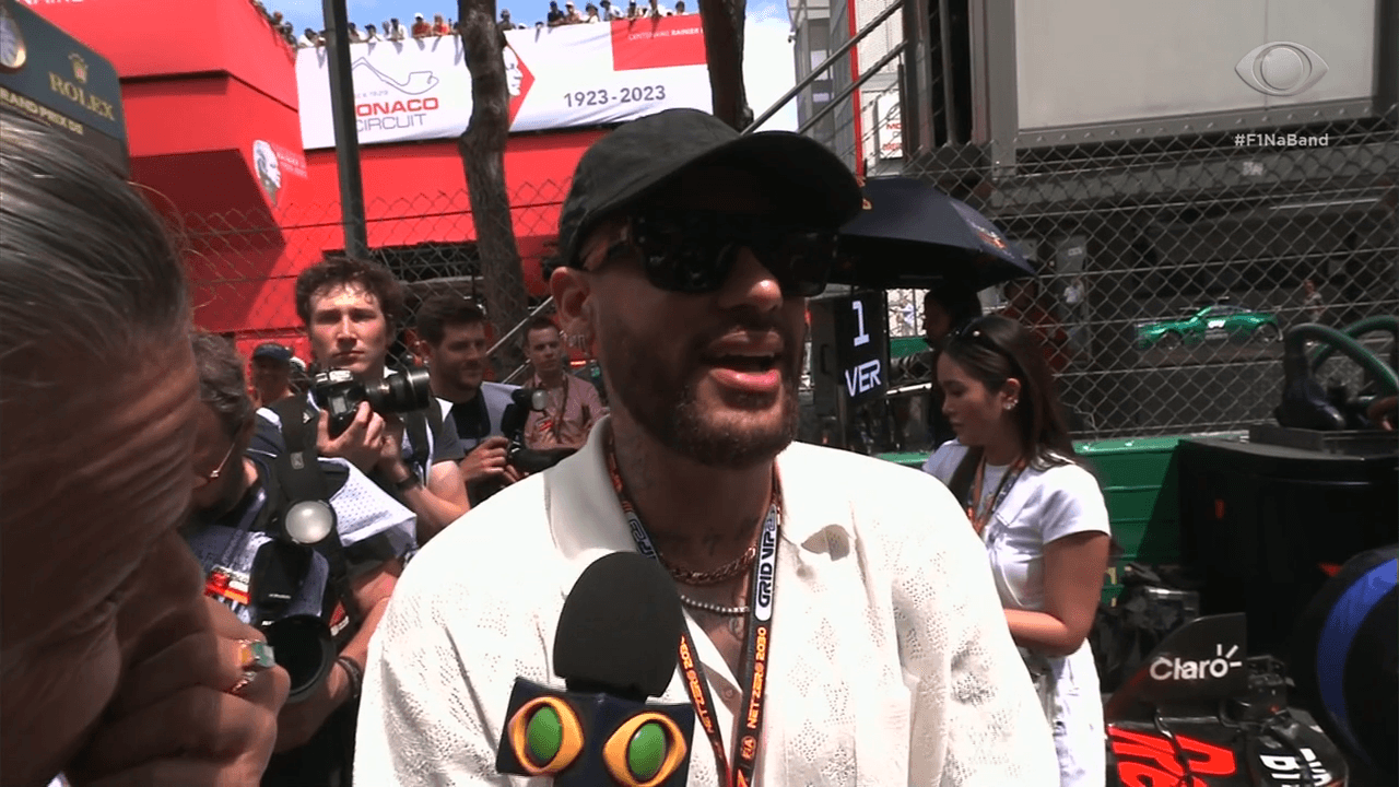 Neymar revela torcida em Mônaco e brinca sobre futuro: “Vou voltar pra casa”