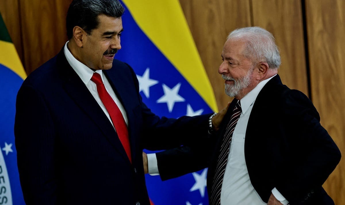 Lula defende diálogo entre Venezuela e Guiana em conversa com Maduro