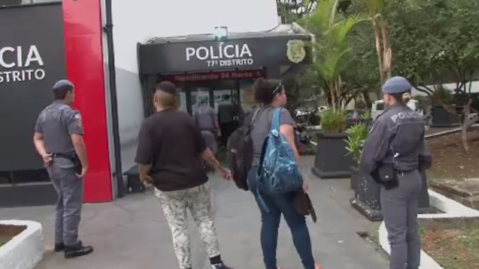 Mulher é detida após chamar segurança de macaco durante a Virada Cultural em SP