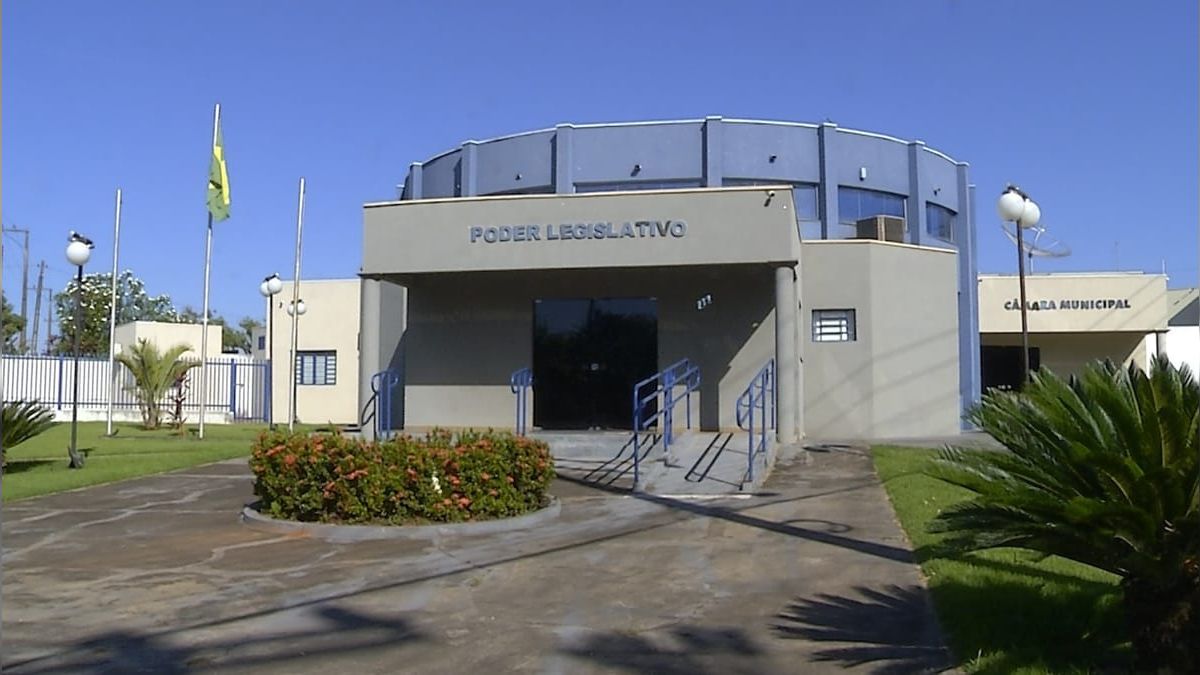 Câmara de Álvares Machado aprova PL que aumenta salários de cargos políticos