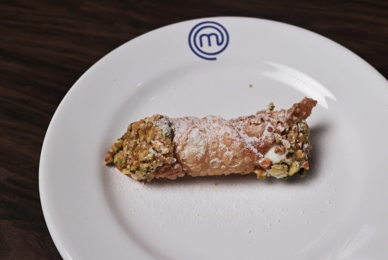 Cannoli siciliano com farofa de pistache | Band Receitas