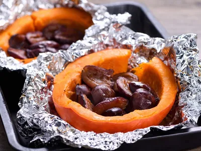 O que é papillote? Chef ensina sobremesa simples usando papel alumínio