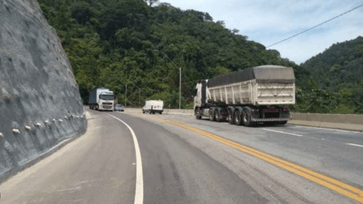 Rodovia dos Tamoios: horários de pico e os melhores momentos para viajar