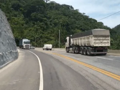 Rodovia dos Tamoios: horários de pico e os melhores momentos para viajar