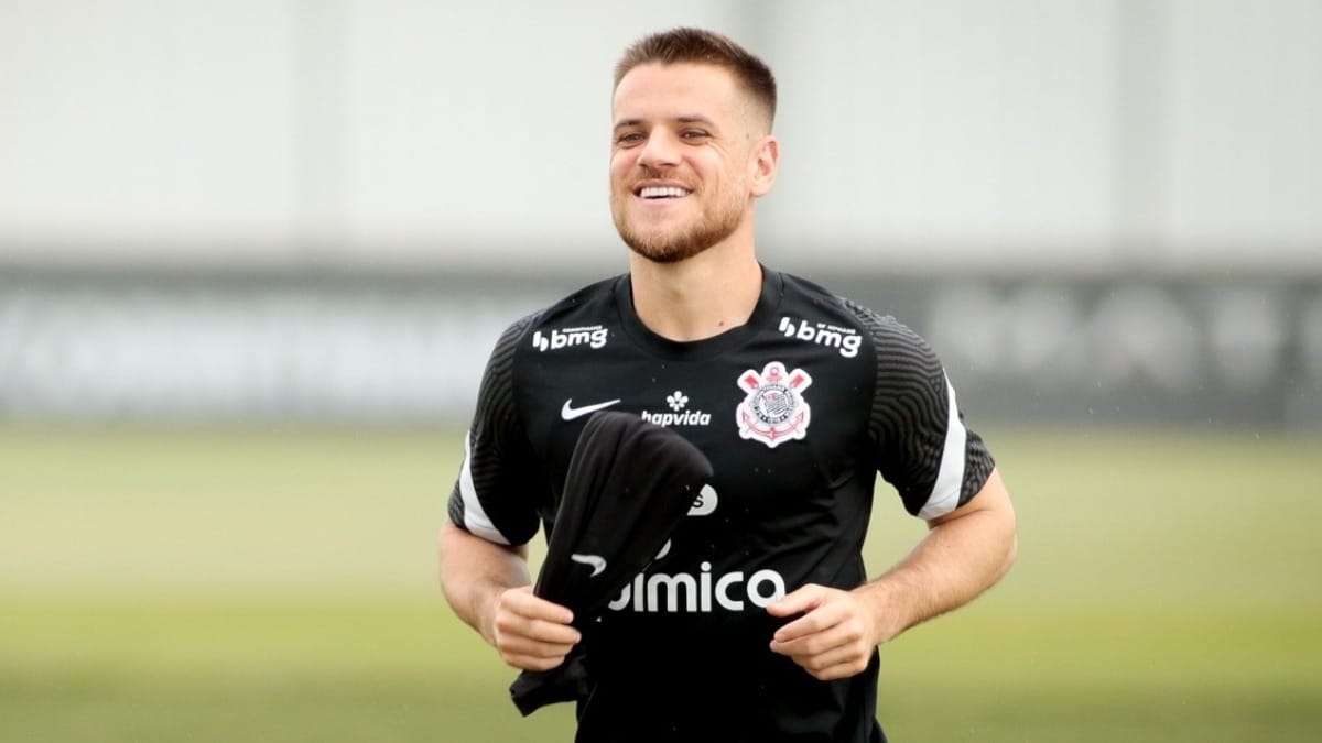 Justiça dá prazo para Corinthians quitar dívida de R$ 43 milhões pela compra de Ramiro