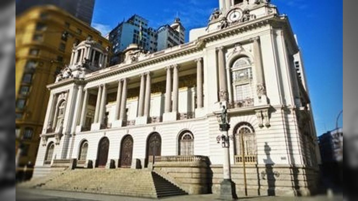 Vereadores discutem regulamentação de aluguel por temporada com setor turístico no Rio