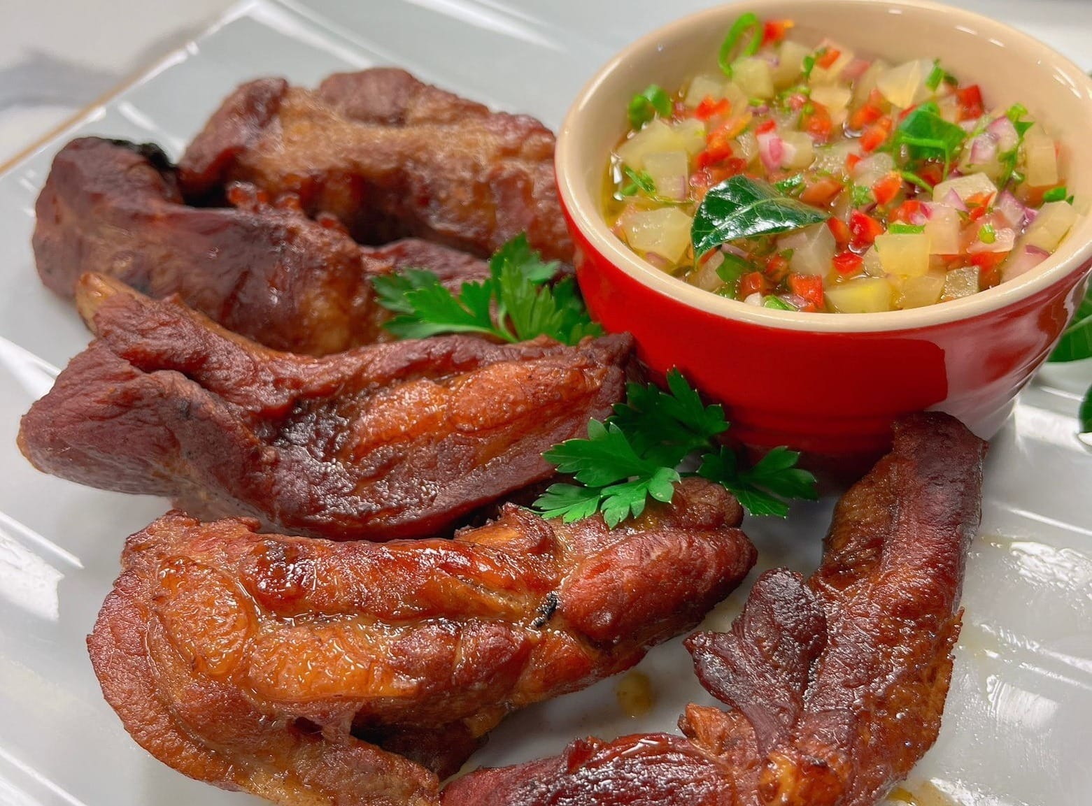 Costelinha com vinagrete de mamão verde | Band Receitas