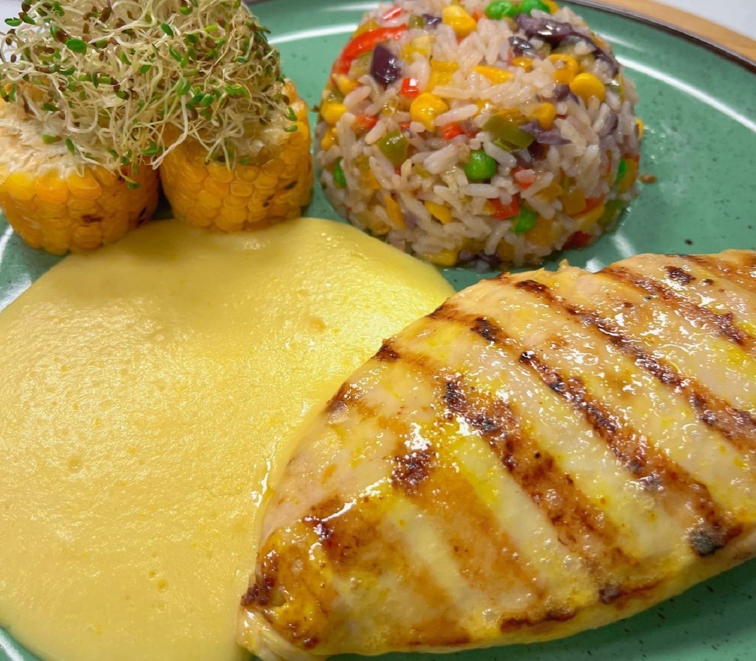 Peito de frango com fondue de milho | Band Receitas