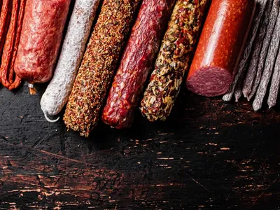 Qual a diferença entre a linguiça calabresa e paio?