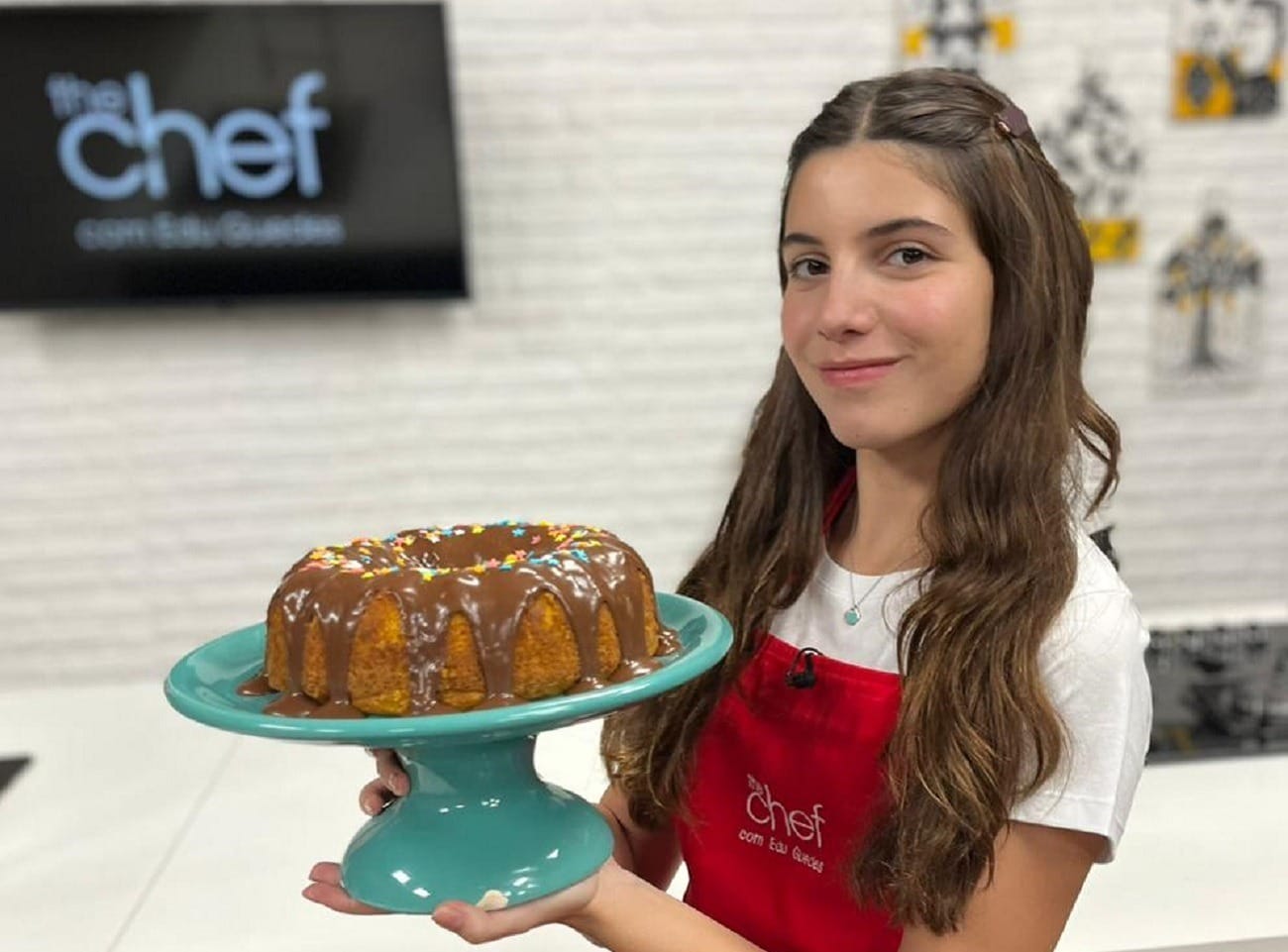 Bolo de cenoura com brigadeiro da Maria Guedes | Band Receitas