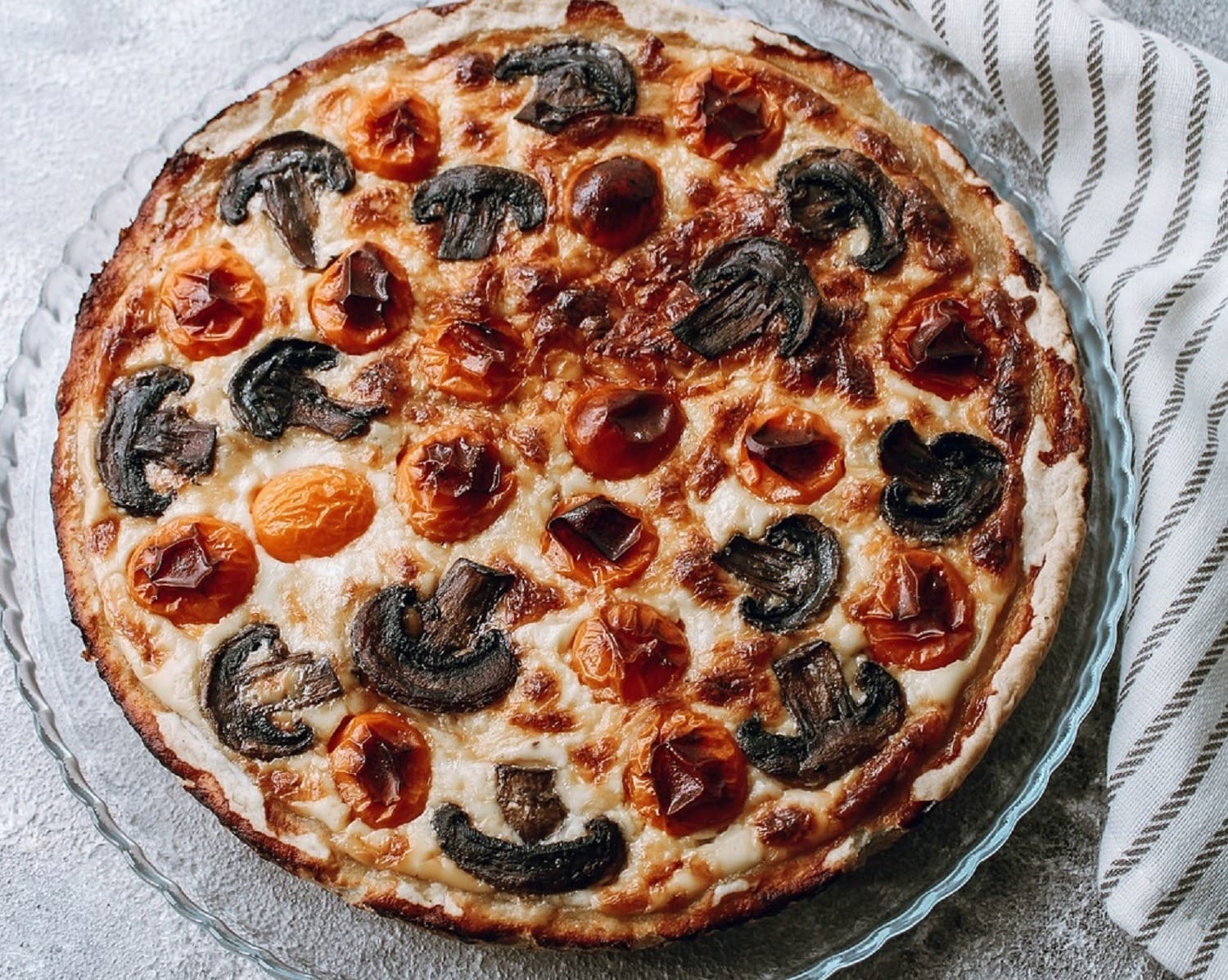 Torta salgada amanteigada com recheio cremoso de cogumelos | Band Receitas