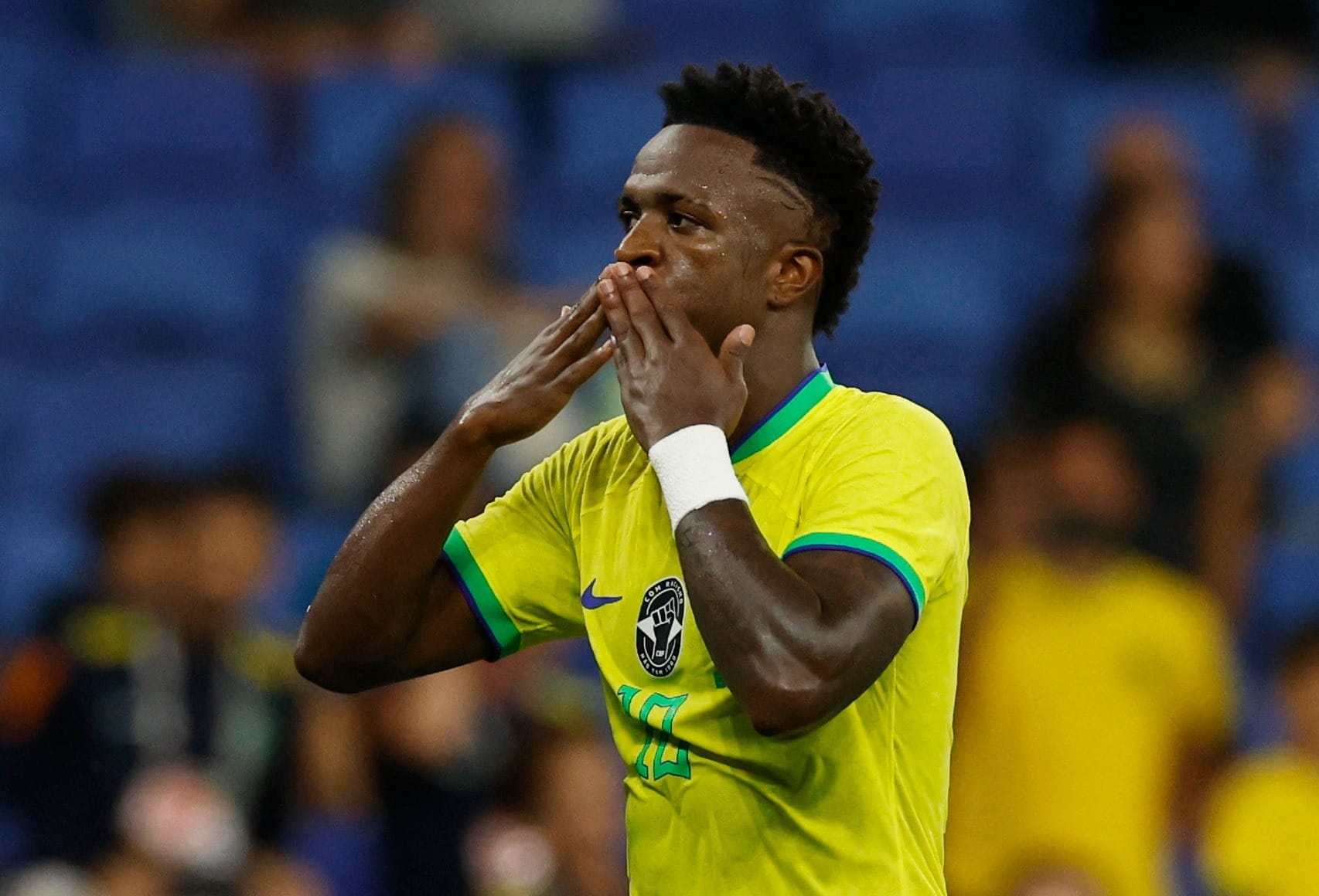 Vini Jr. se pronuncia após eliminação do Brasil na Copa América e pede desculpas