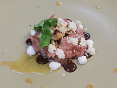 Prato brasileiro com carne crua é um dos 10 melhores do mundo; saiba como fazer