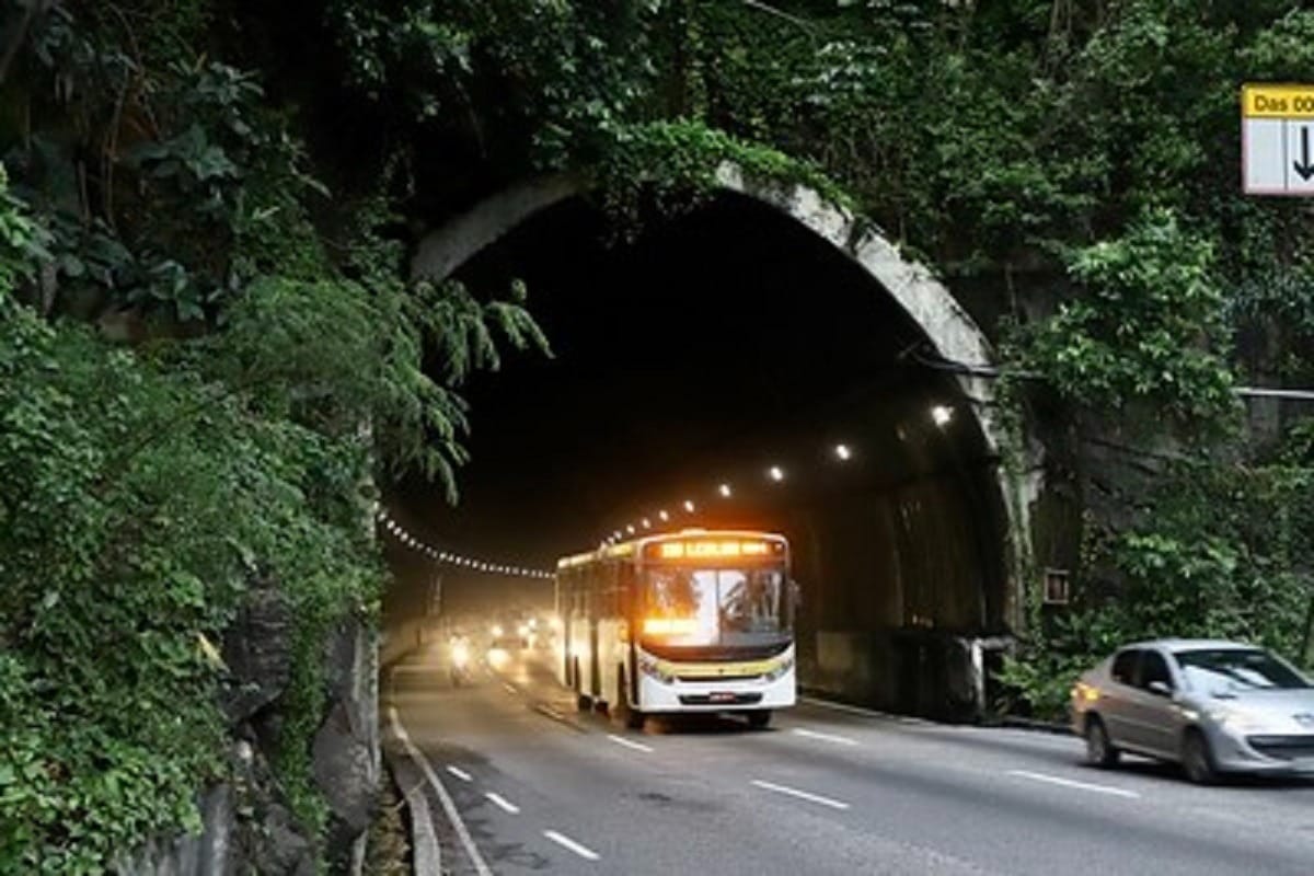 Polícia Civil investiga acidente que terminou com motociclista morto no Túnel Rebouças