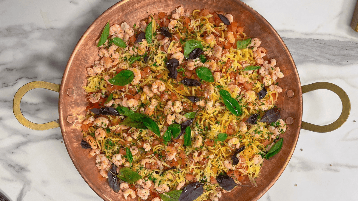 Espaguete ao molho de tomate picante com camarão | Band Receitas