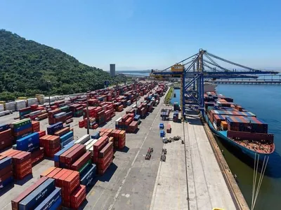 Exportações brasileiras para os EUA caem 14%, mas para a China crescem 9,5%