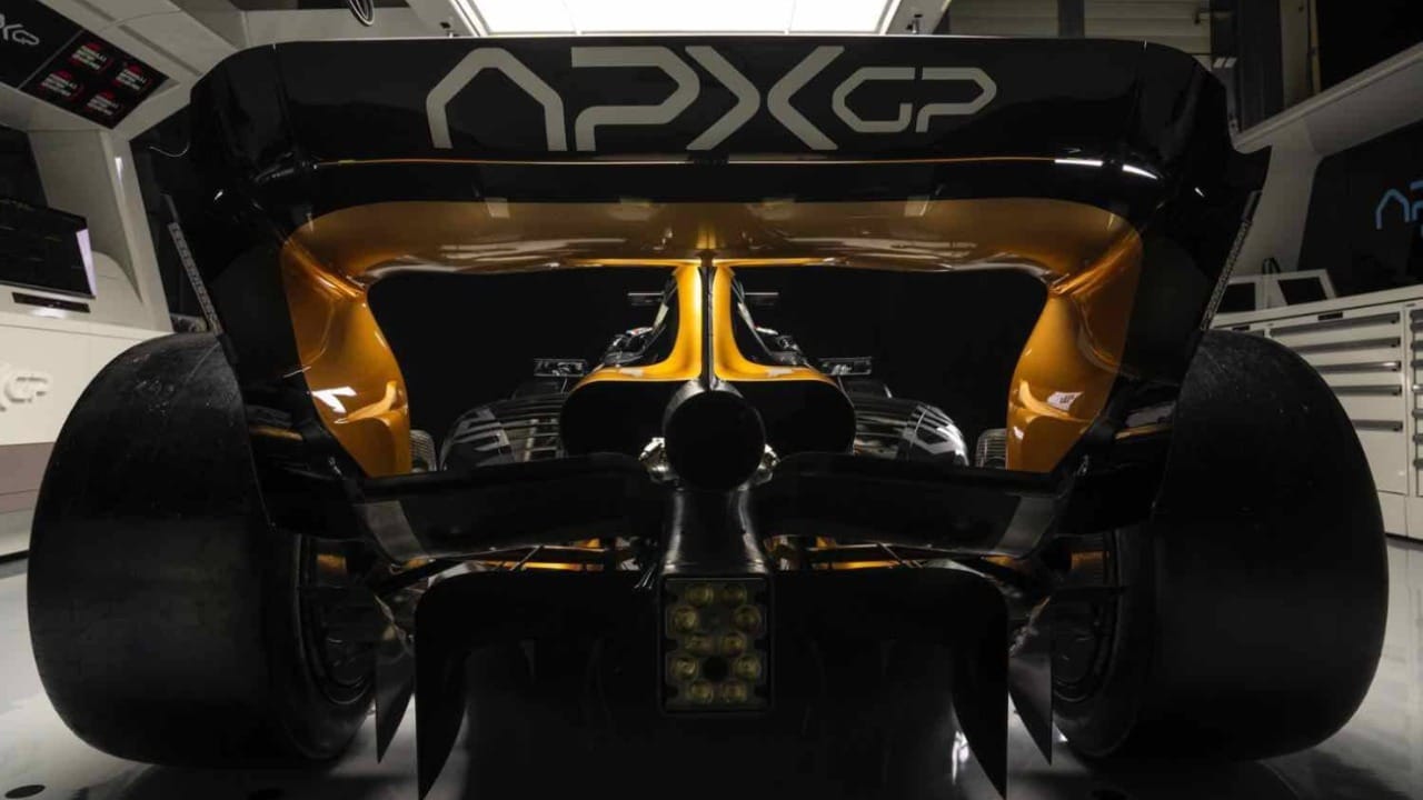 APX, o patinho feio que vira cisne no filme (Imagem: F1/Divulgação)