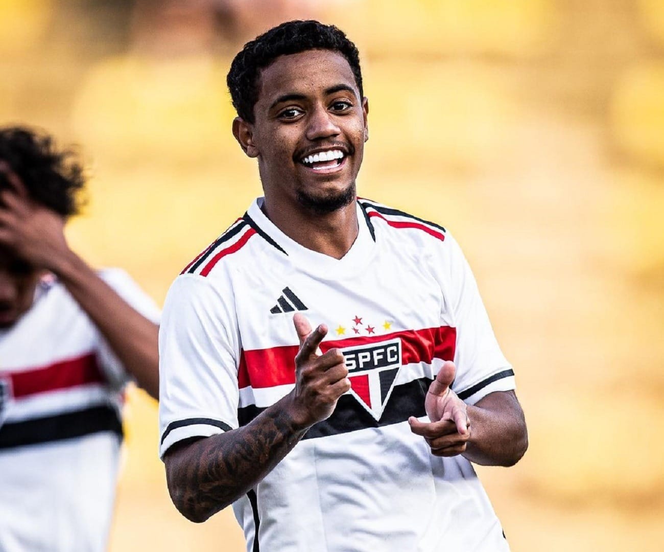 Driblador e veloz: quem é Newerton, atacante vendido pelo São Paulo ao Shakhtar