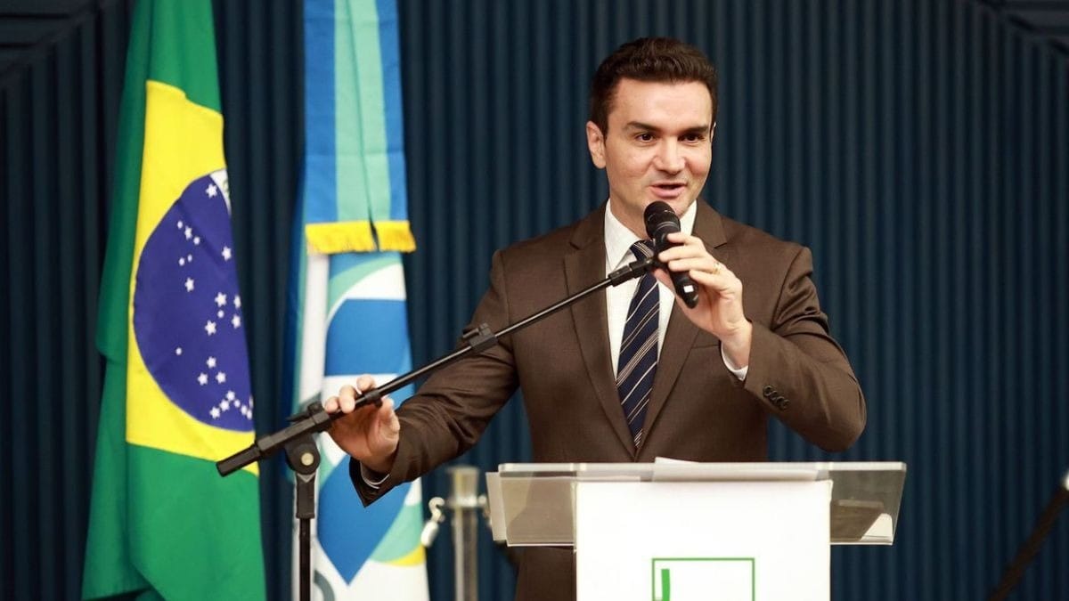 Celso Sabino diz que União não vai separá-lo do povo e declara apoio a Lula