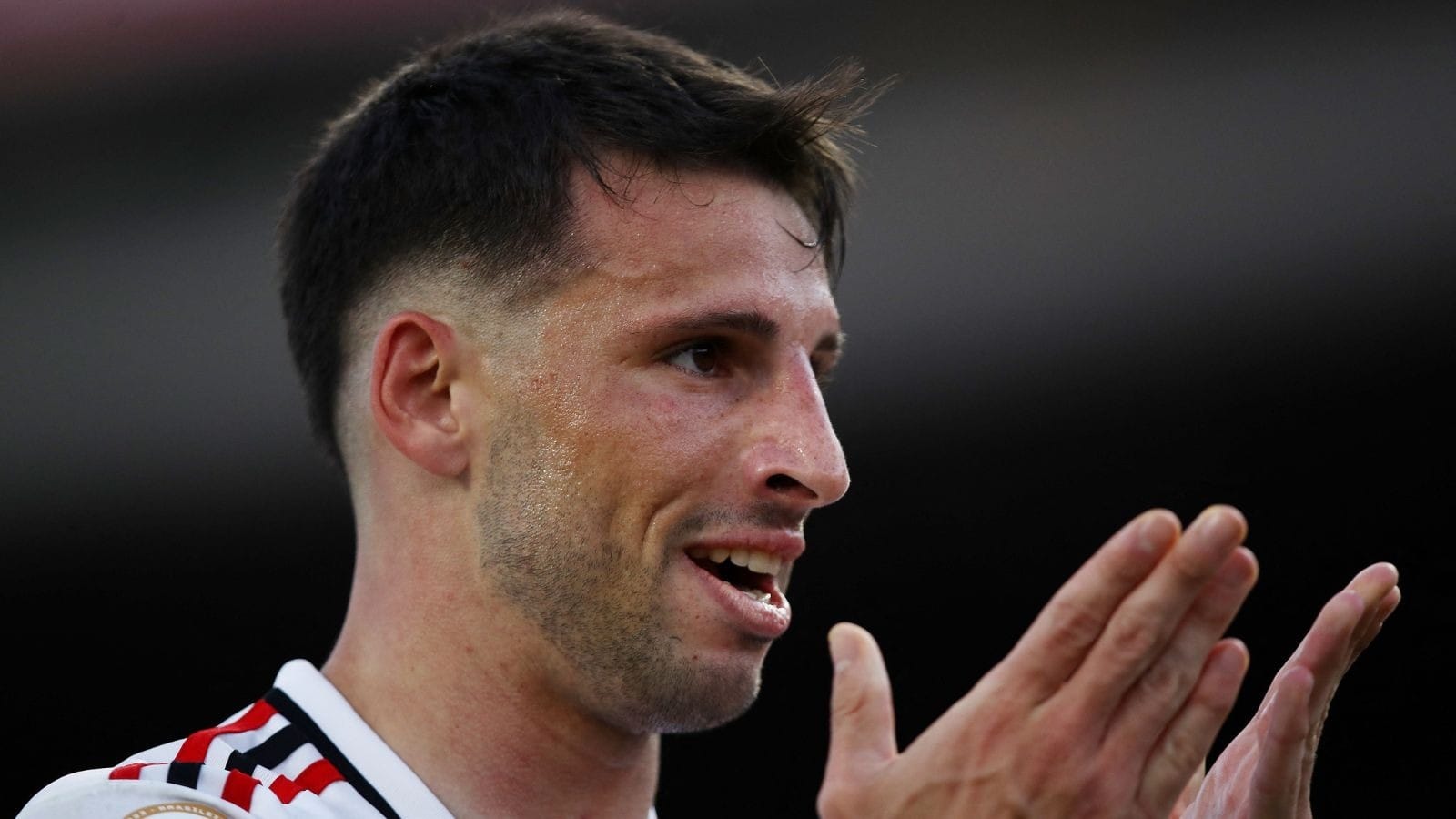 São Paulo goleia Santos no Morumbi e entra no G4; assista aos gols