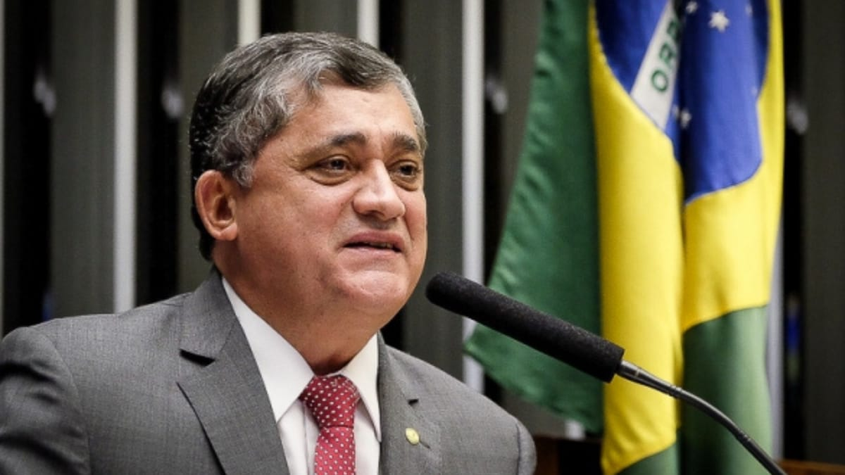 Denúncia da PGR contra Bolsonaro 'foi o melhor presente', diz líder do governo na Câmara