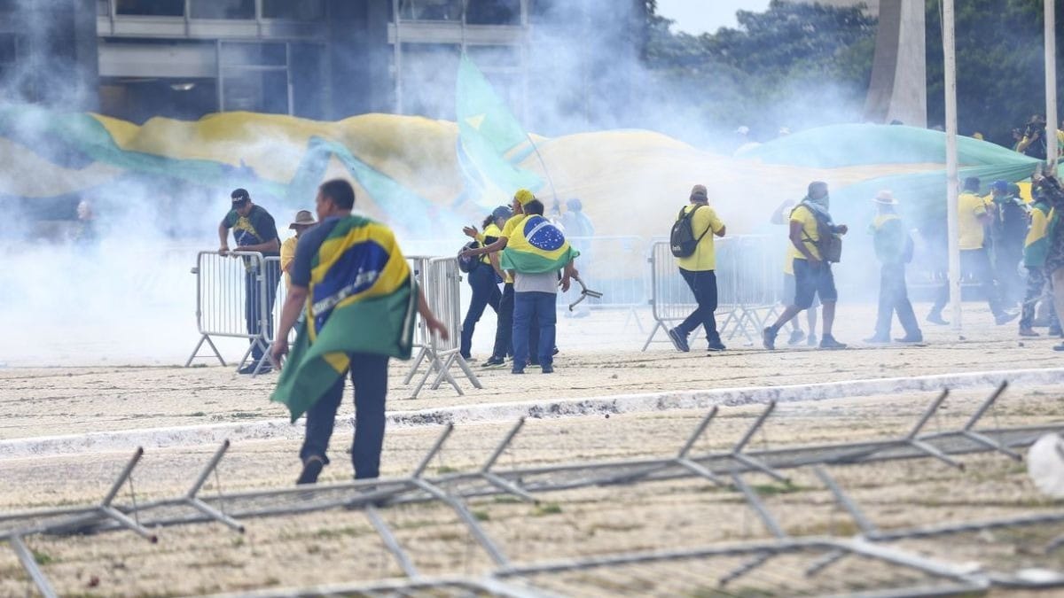 8 de janeiro: dos 1.399 condenados, apenas 179 continuam presos, diz STF