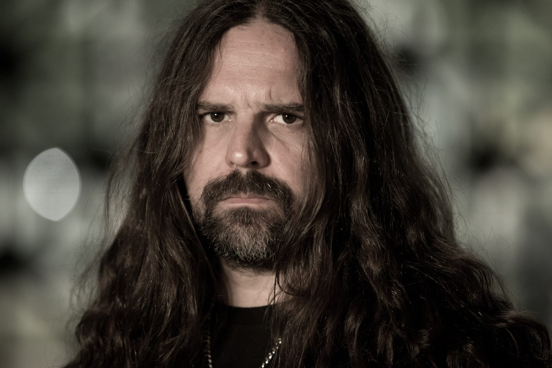 Andreas Kisser critica lema do rock and roll e conta por que parou de beber
