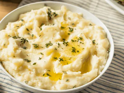 Pode congelar purê de batata na marmita? Especialista explica
