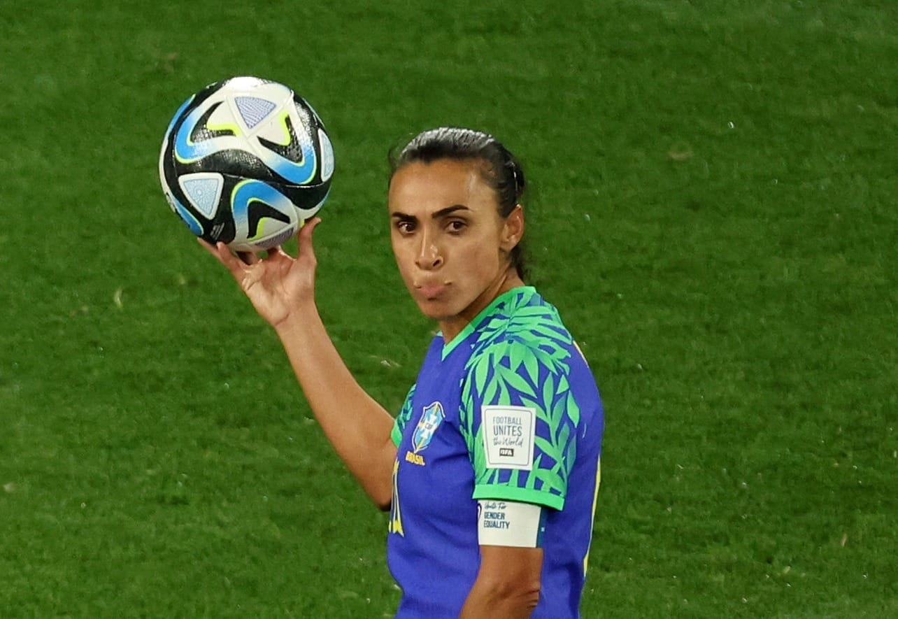 Marta dá adeus à Copa, mas pede apoio ao Brasil: "Eu paro, mas elas continuam"
