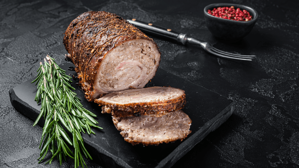 Rocambole de carne moída ao molho rústico de tomate | Band Receitas