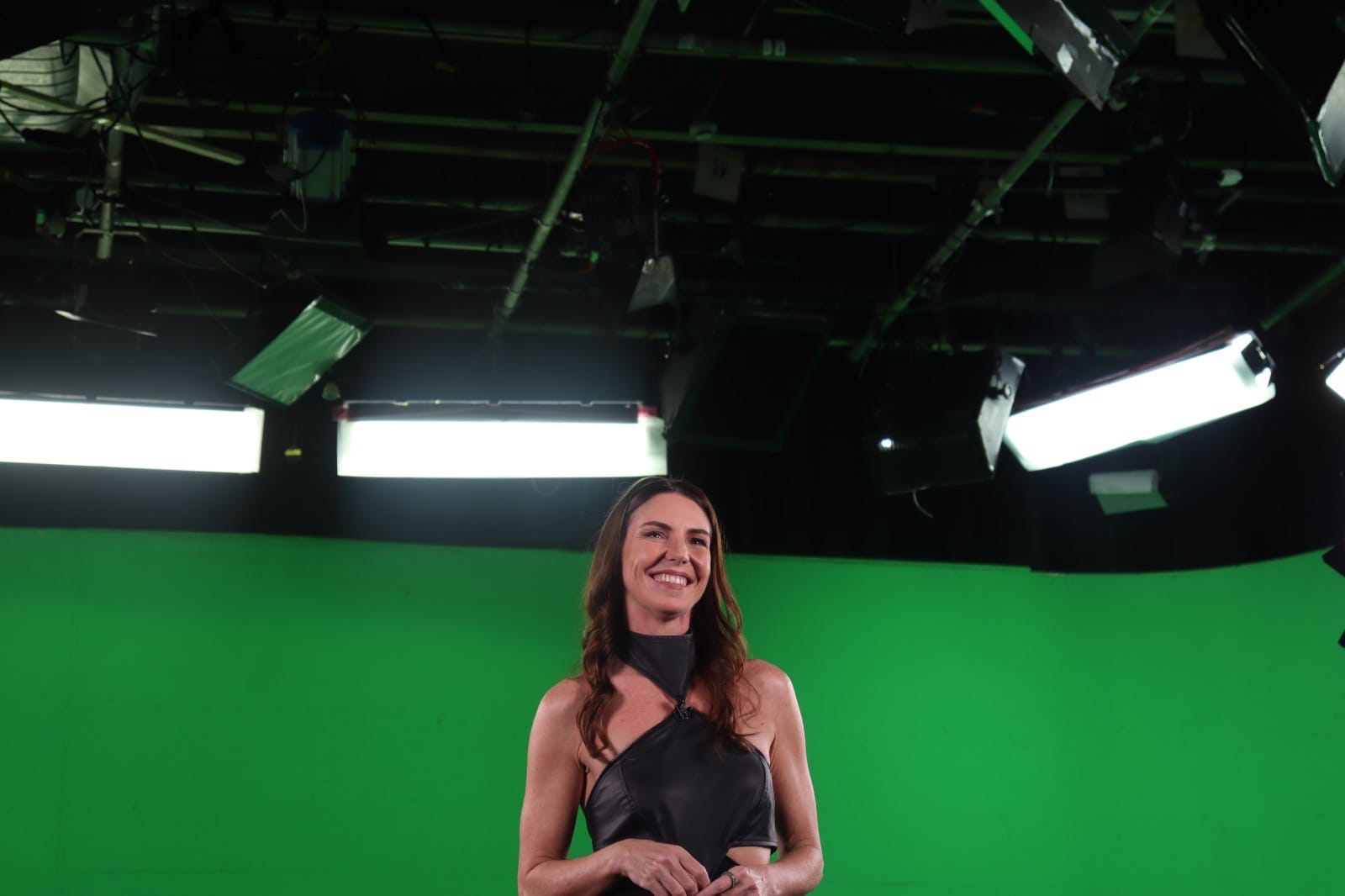 Glenda Kozlowski é o que faltava nas noites da Band TV: veja 5 motivos