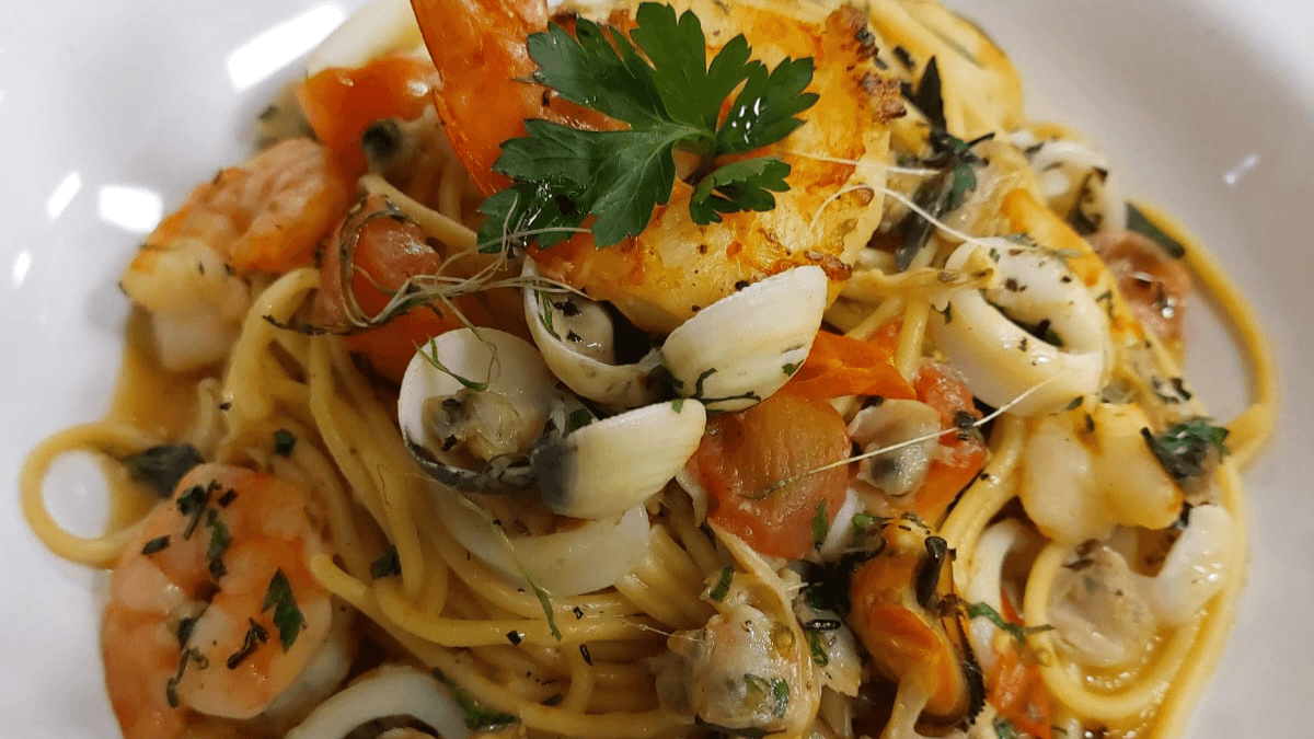 Espaguete com frutos do mar | Band Receitas