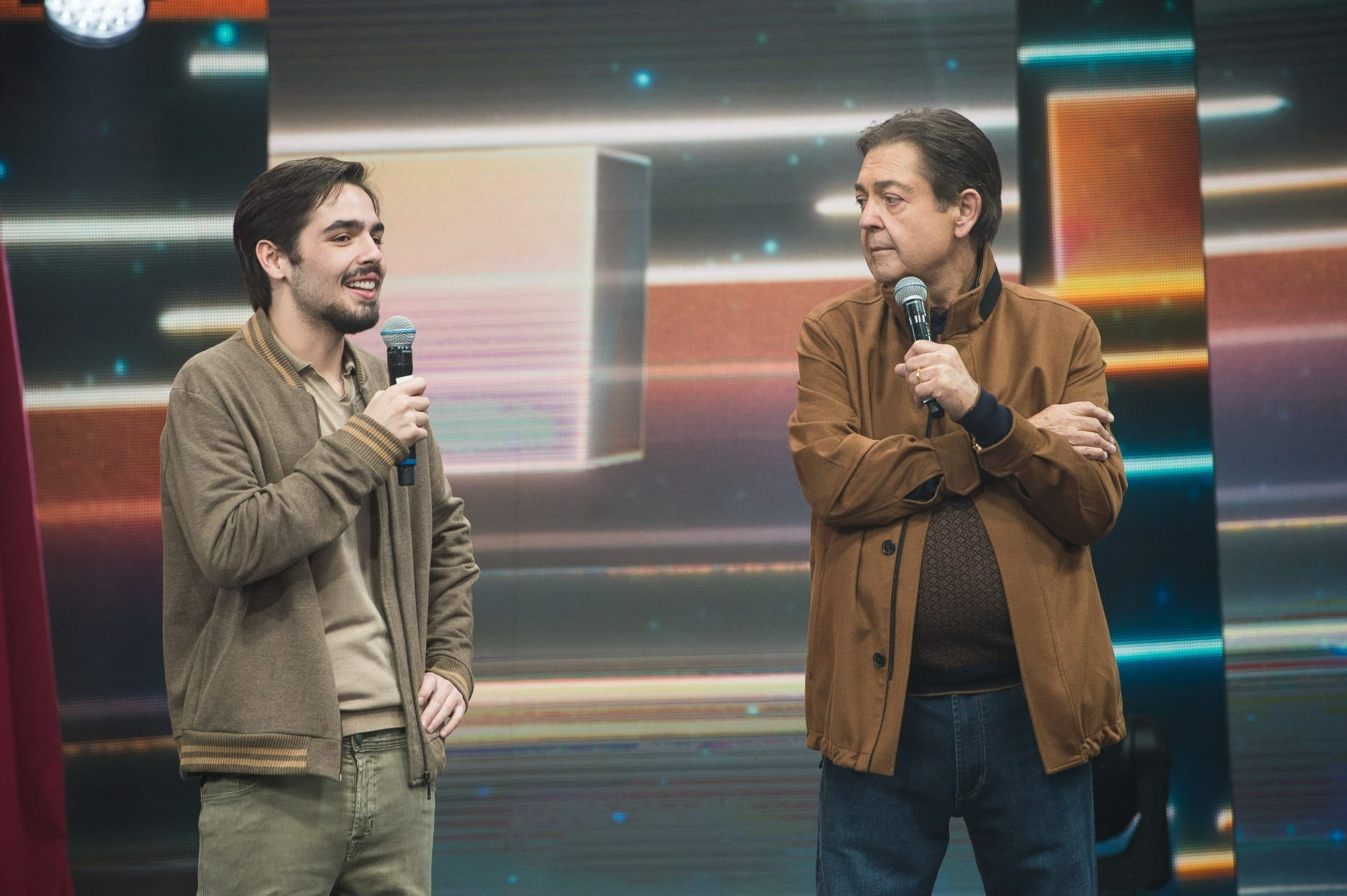 João Guilherme brinca sobre pressão de trabalhar com Faustão: "Meio pesado"