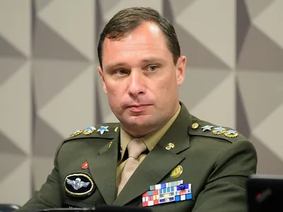 Como surgiu, o que faz e quanto ganha um ajudante de ordens da Presidência