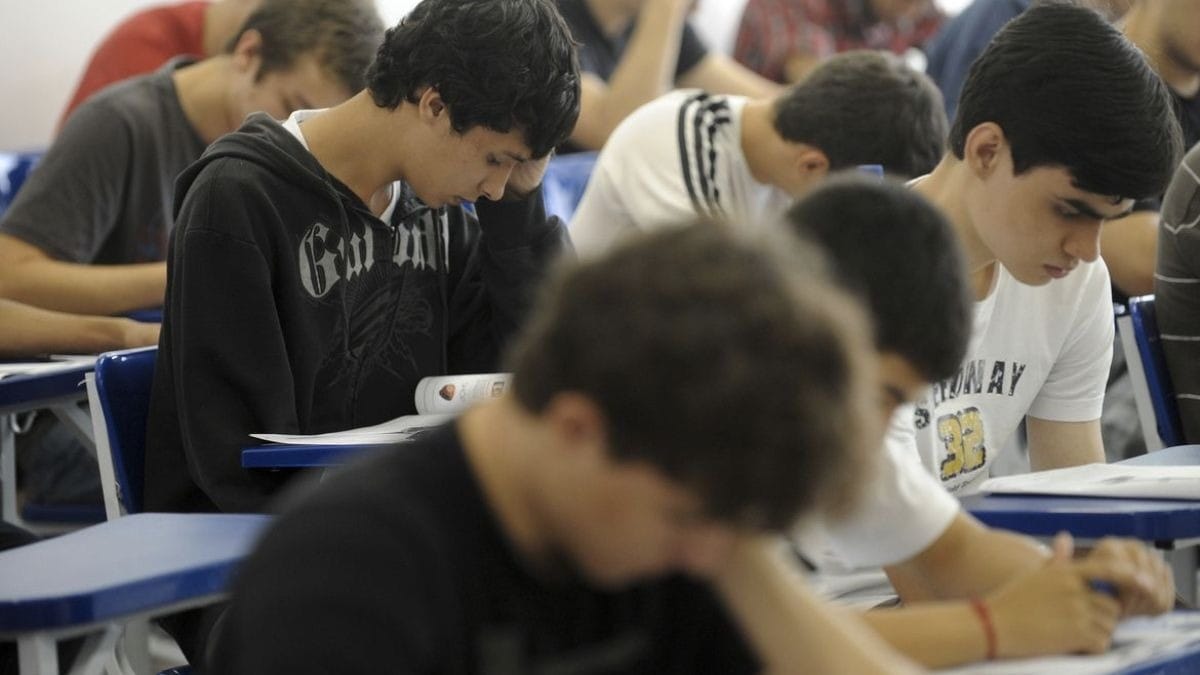 O que muda com a reforma do ensino médio? Especialista explica alterações
