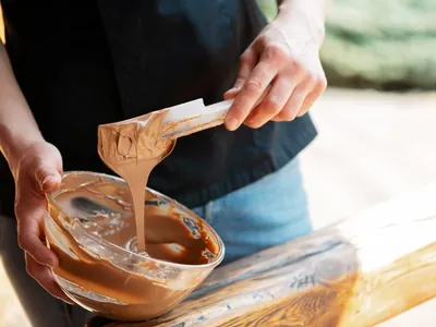 Carole Crema ensina técnica rápida para temperar chocolate; aprenda
