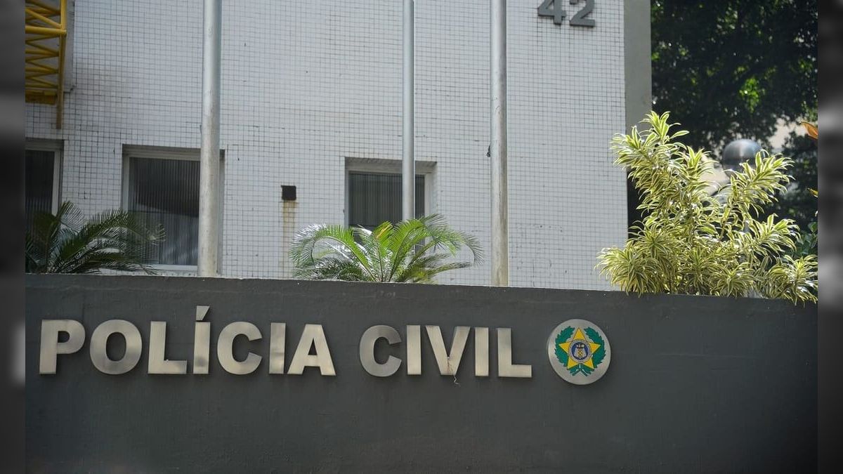 Dois carros e dois celulares são apreendidos durante operação da Polícia Civil em Belford Roxo