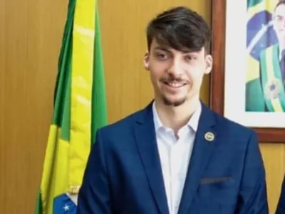 Jair Renan Bolsonaro anuncia pré-candidatura a deputado federal por SC