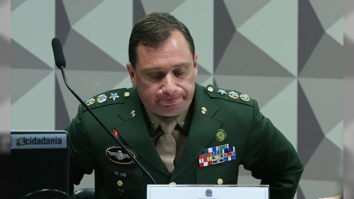 Mauro Cid teria planejado sacar US$ 68 mil de venda de relógios aos poucos para evitar suspeita