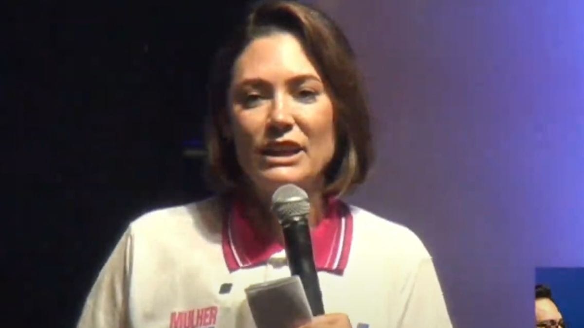 Em áudio, Michelle Bolsonaro fala em perseguição do STF e sabotagem de provas
