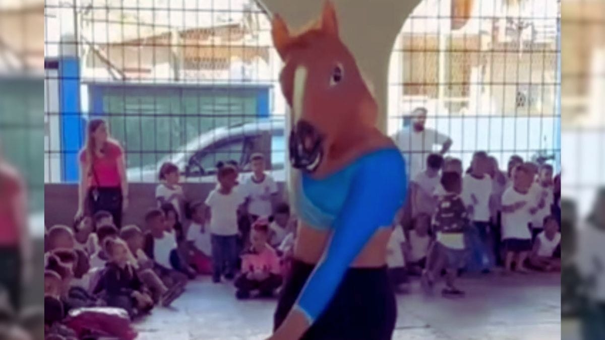 O que é 'Cavalo Tarado', apresentação que afastou 4 diretores de escolas no Rio