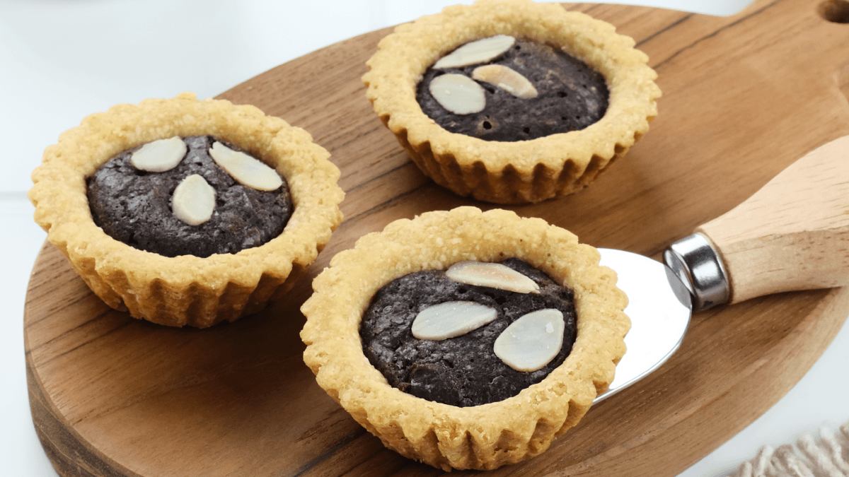 Tortinha de creme de baunilha com chocolate | Band Receitas