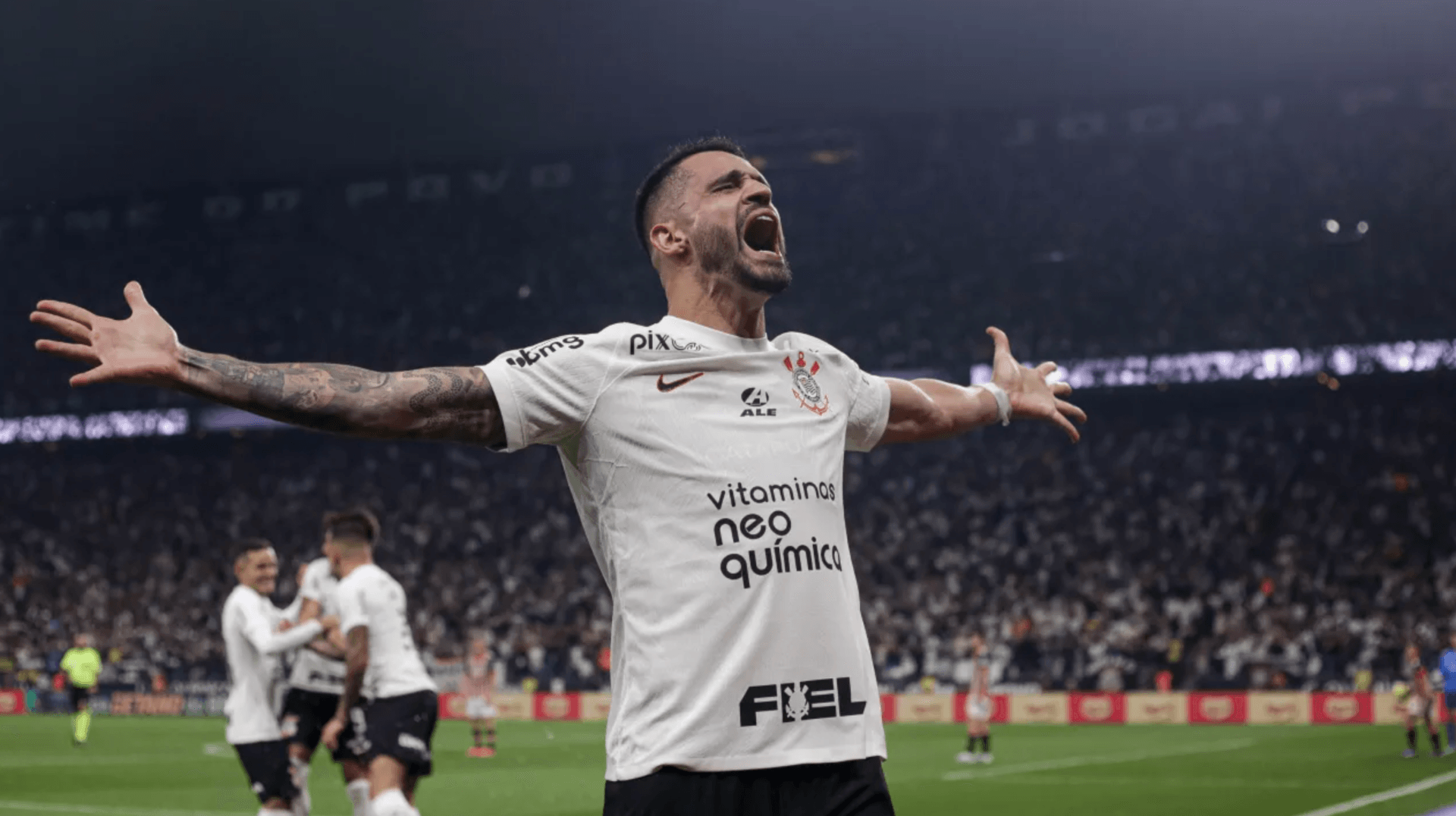 Aos 35 anos, Renato Augusto está na mira de Fluminense e Grêmio para 2024