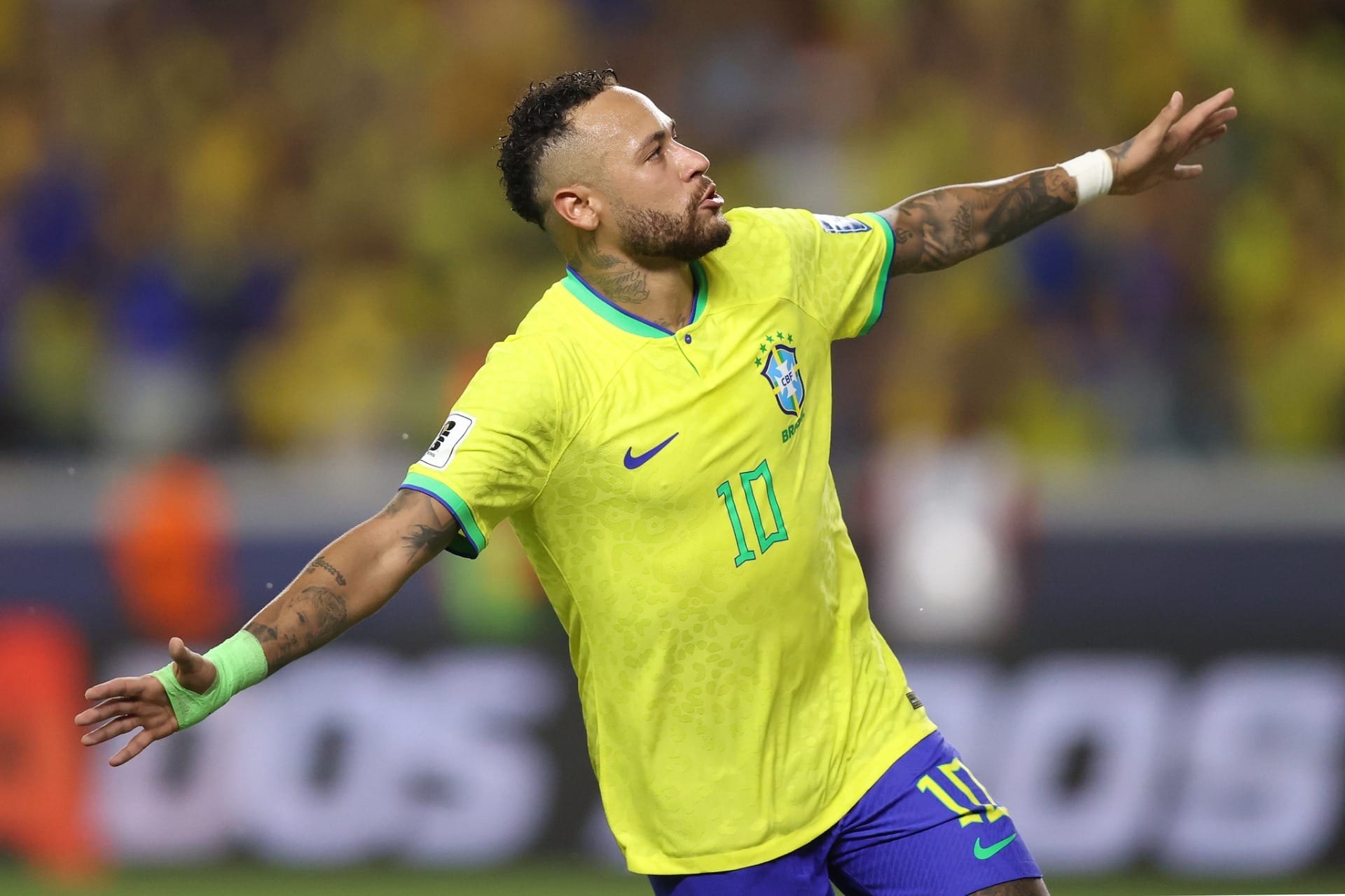 Brasil goleia a Bolívia em noite de gol histórico de Neymar e estreia de Diniz