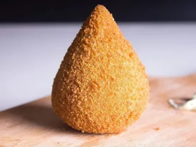 3 coxinhas que você precisa comer em São Paulo, segundo guia gastronômico